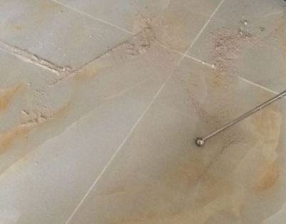 城中瓷砖空鼓维修公司分享粘合剂选择不当在瓷砖铺贴过程中可能导致以下问题
